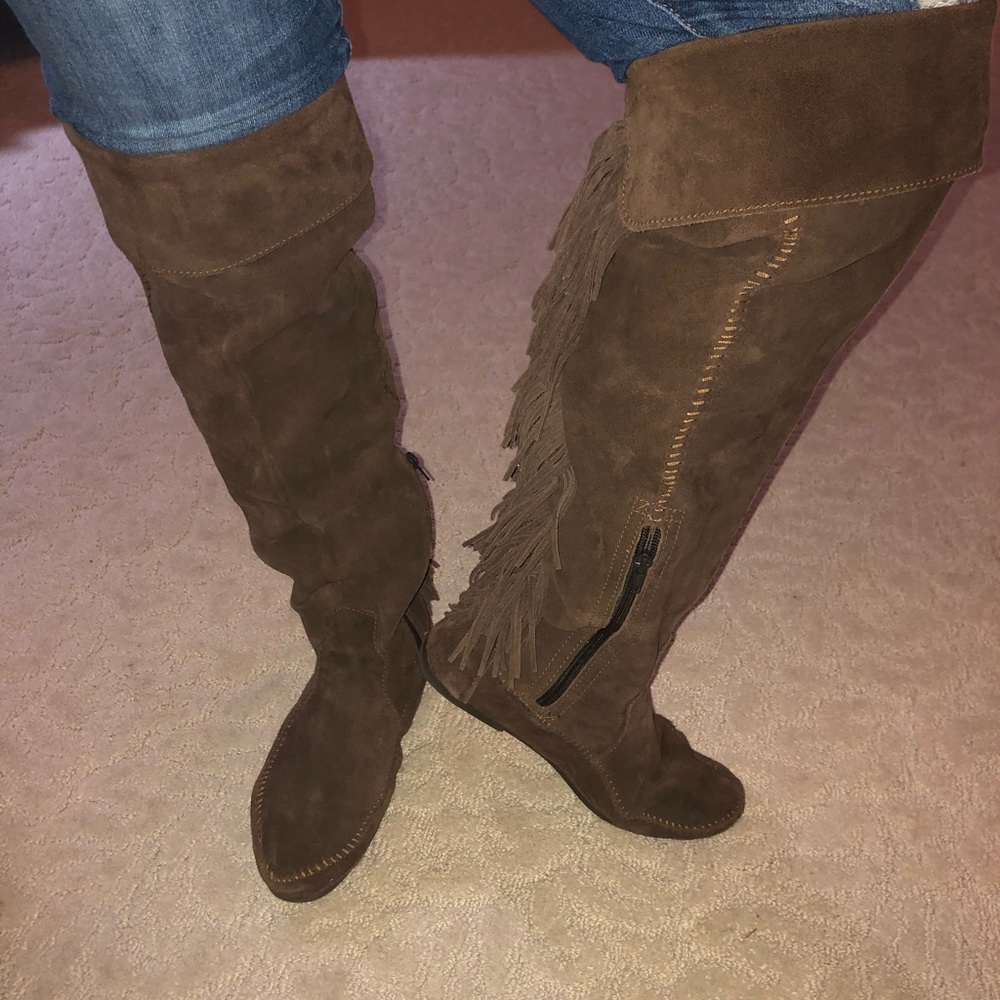 Minnetonka fringe boots